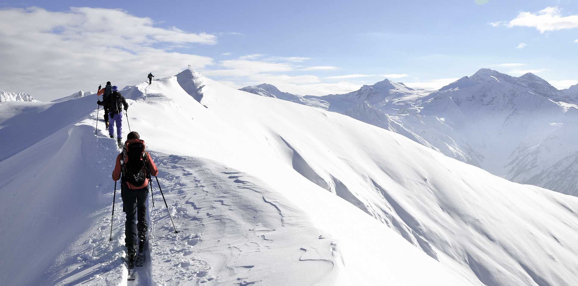 bergler-hoamat-mountain-hideaway-navis-ferienhaus-aktiv-winter-skitouren